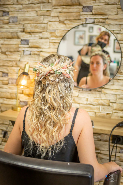 Coiffure de mariage au Domaine des Hayes