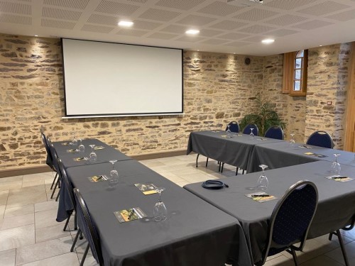 Salle La Basse Cour - Configuration U pour 15 pax Séminaire en petit comité en Ille et Vilaine 