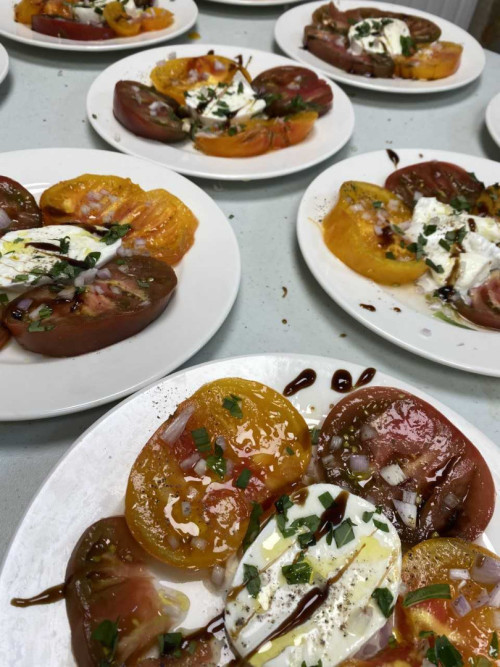 Entrée Tomate burratta à la truffe 